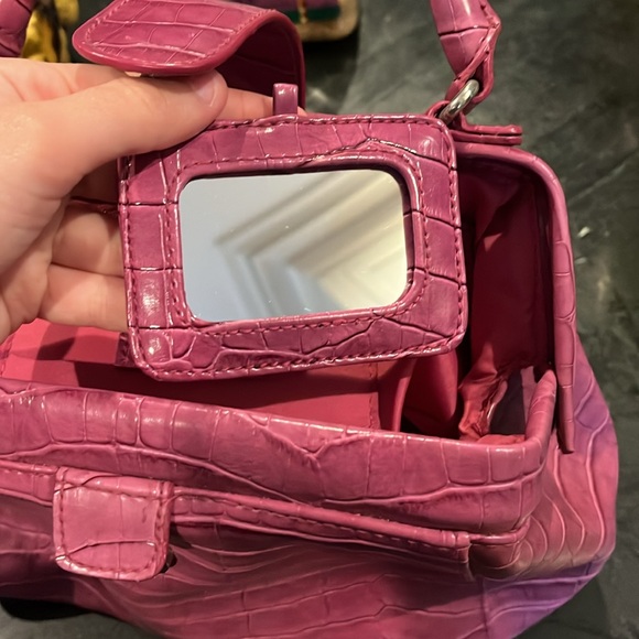 Magenta crocodile purse (faux) - Picture 8 of 10
